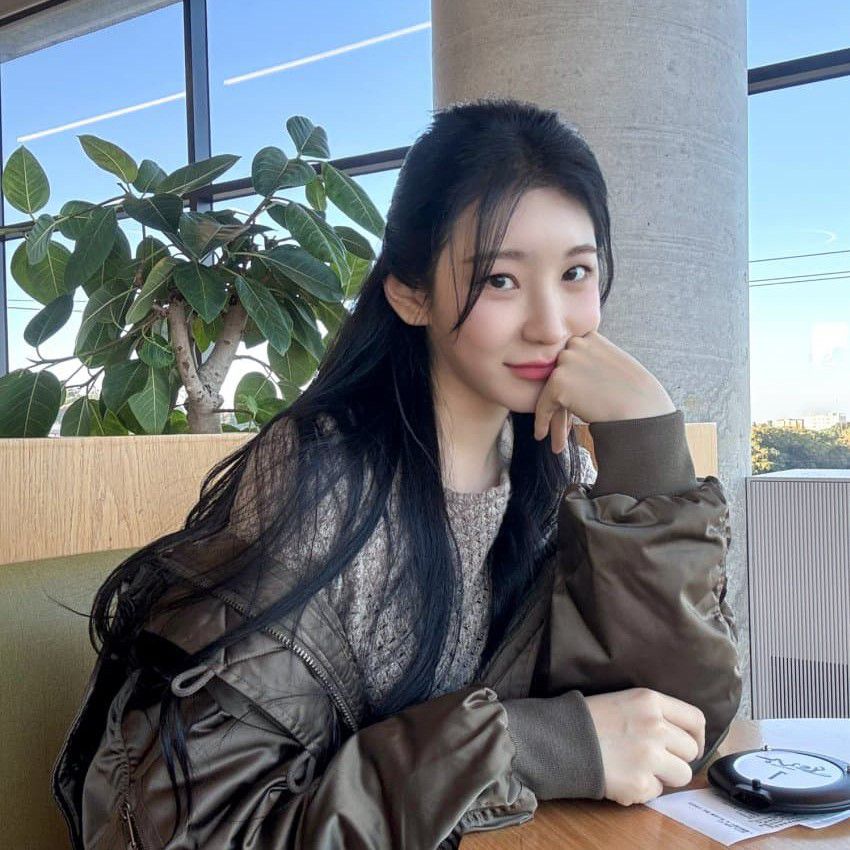 Latest photo of Lee Chaeyeon