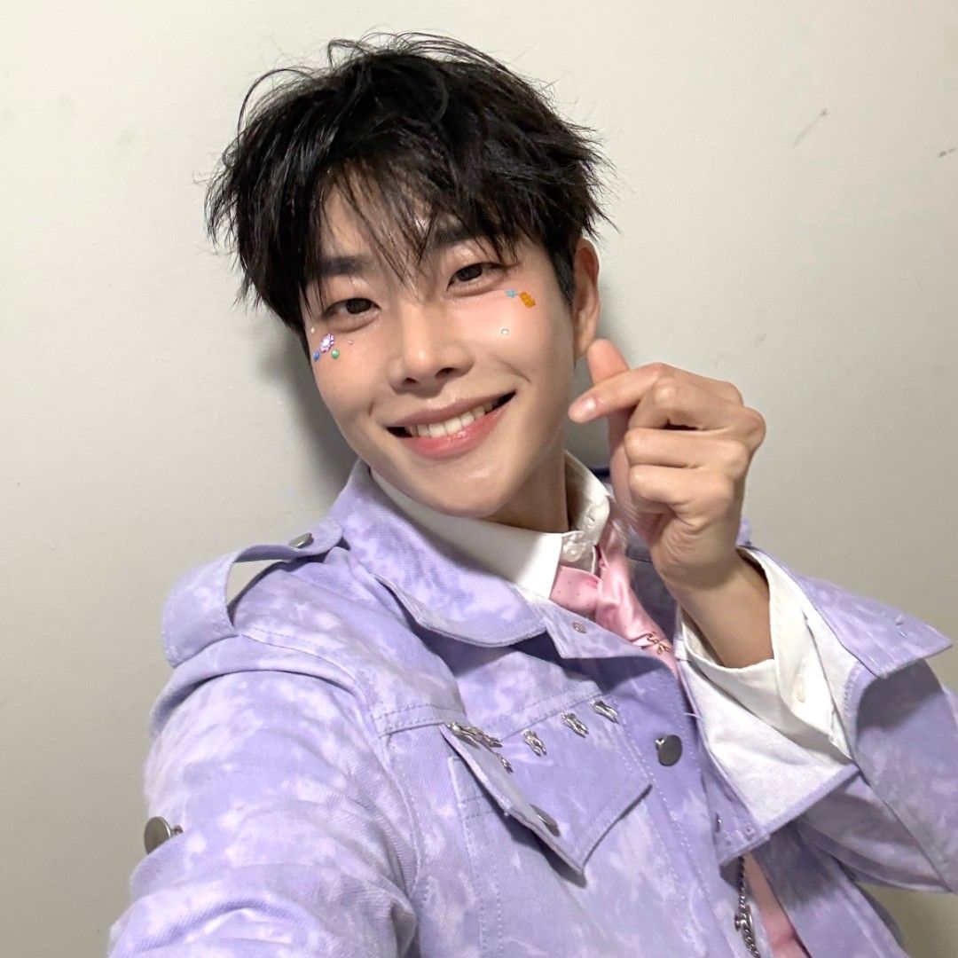 Latest photo of MJ (ASTRO)