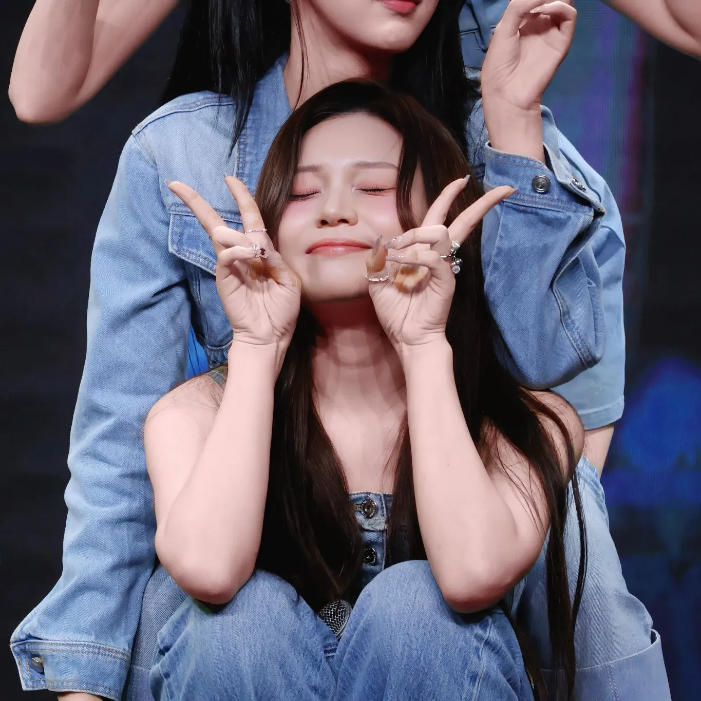 Recent activity shot of VIVIZ