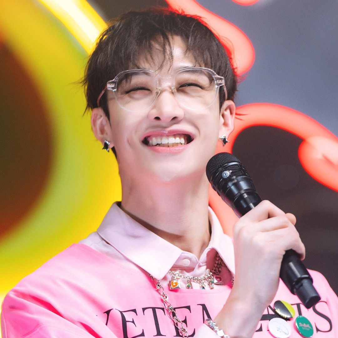 방찬 (Stray Kids)의 비하인드 컷