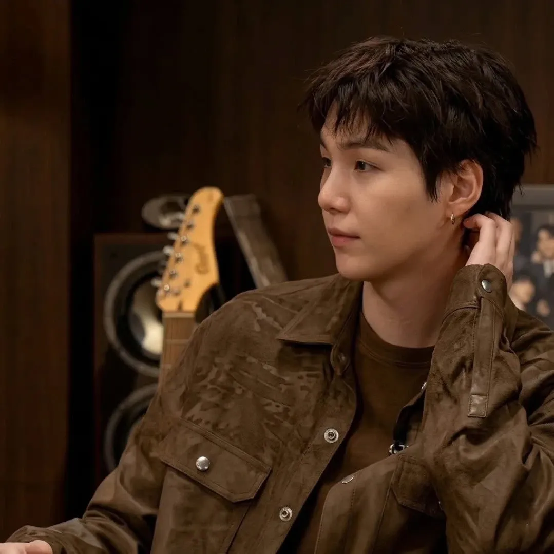 Behind-the-scenes cut of SUGA (BTS)