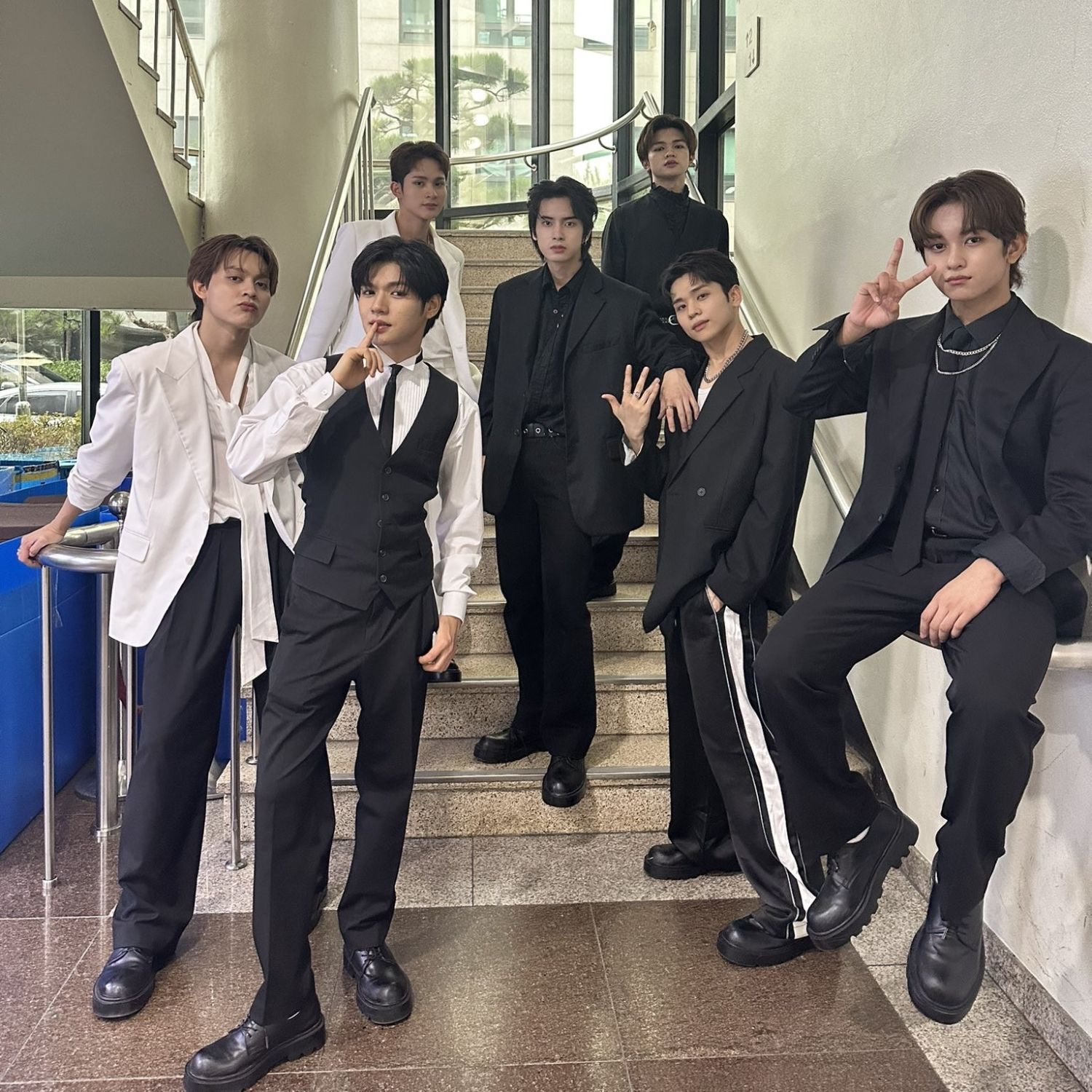 Latest photo of HORI7ON