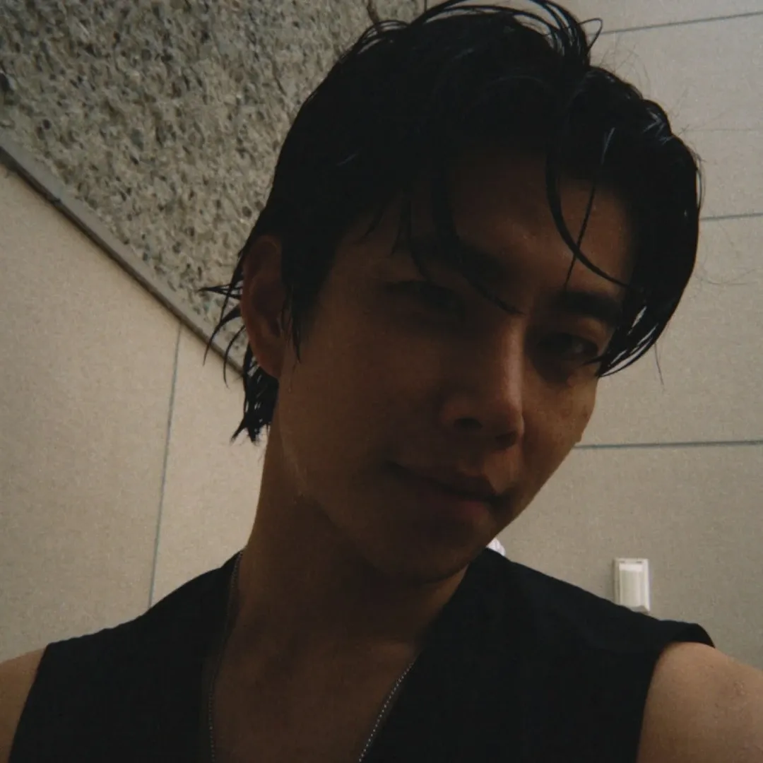 A moment captured by MJ (ASTRO)'s fan