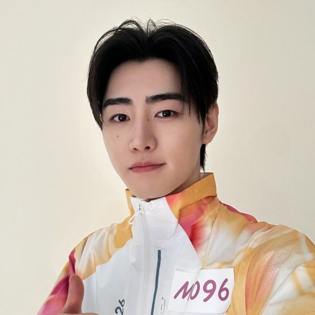 Foto aktivitas terbaru Sunghoon (ENHYPEN)