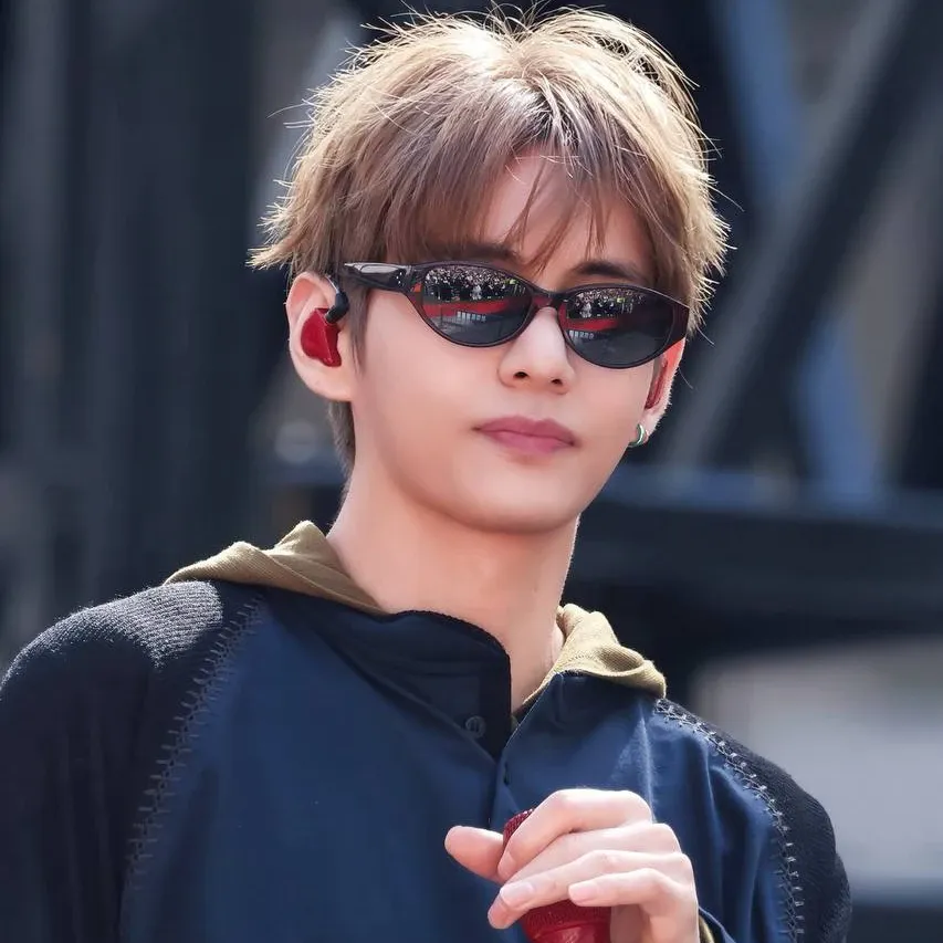 Momen yang diabadikan oleh penggemar V (BTS)