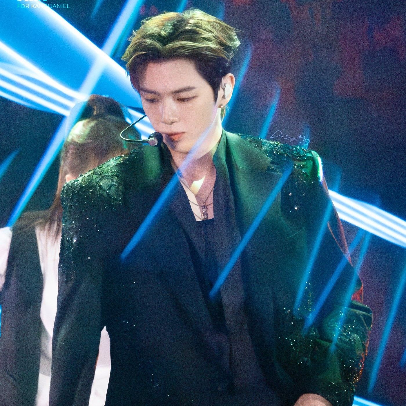 Behind-the-scenes cut of Kang Daniel