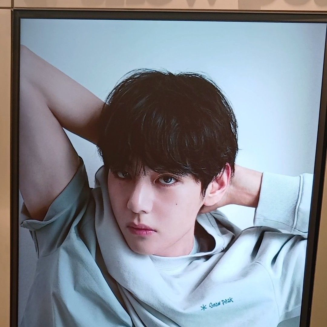 V (BTS)の舞台裏ショット