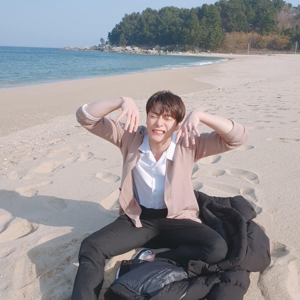 아스트로 최근 활동샷