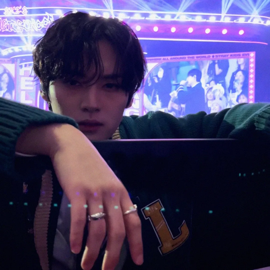 A moment captured by Lee Know (Stray Kids)'s fan