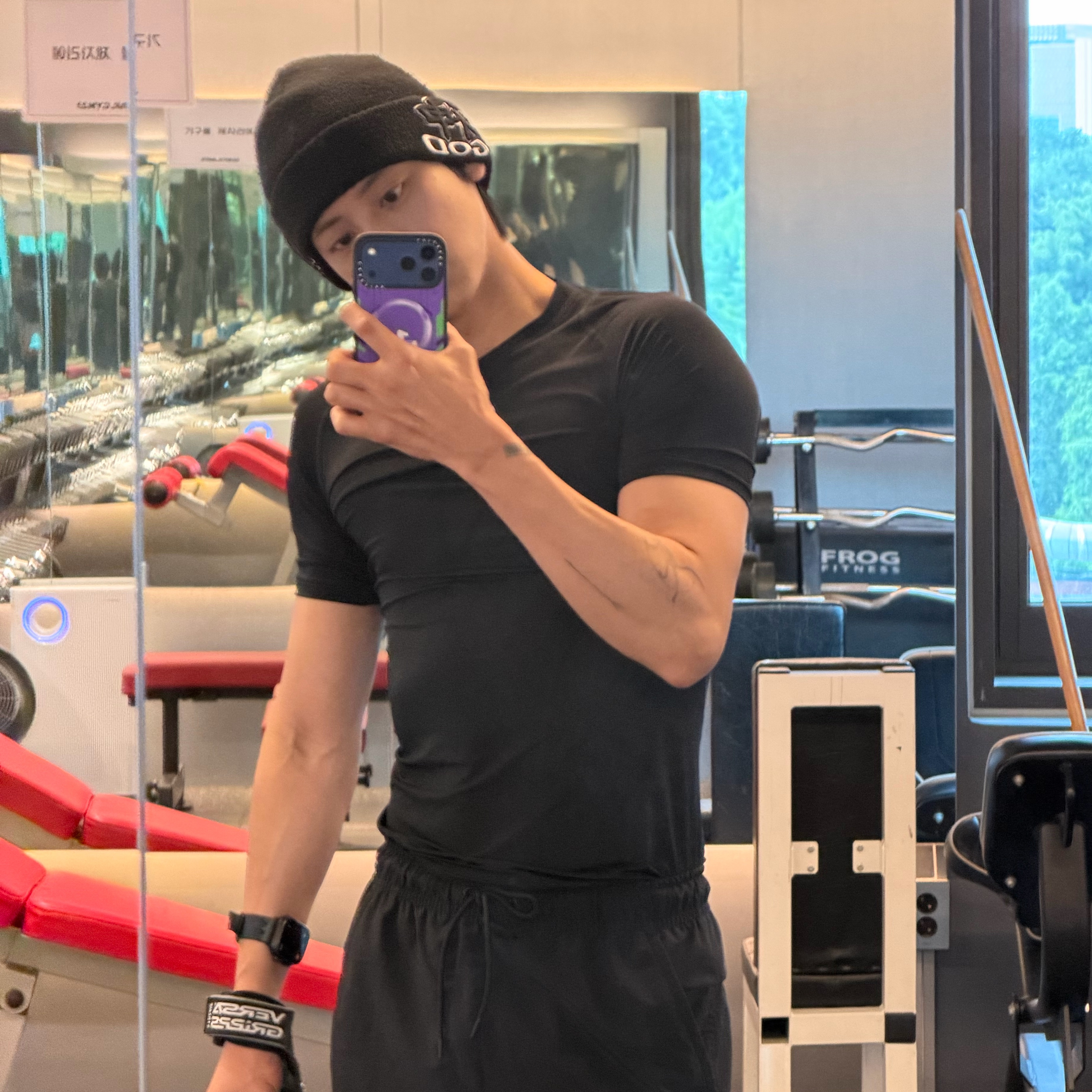 Recent activity shot of Chanyeol (EXO)