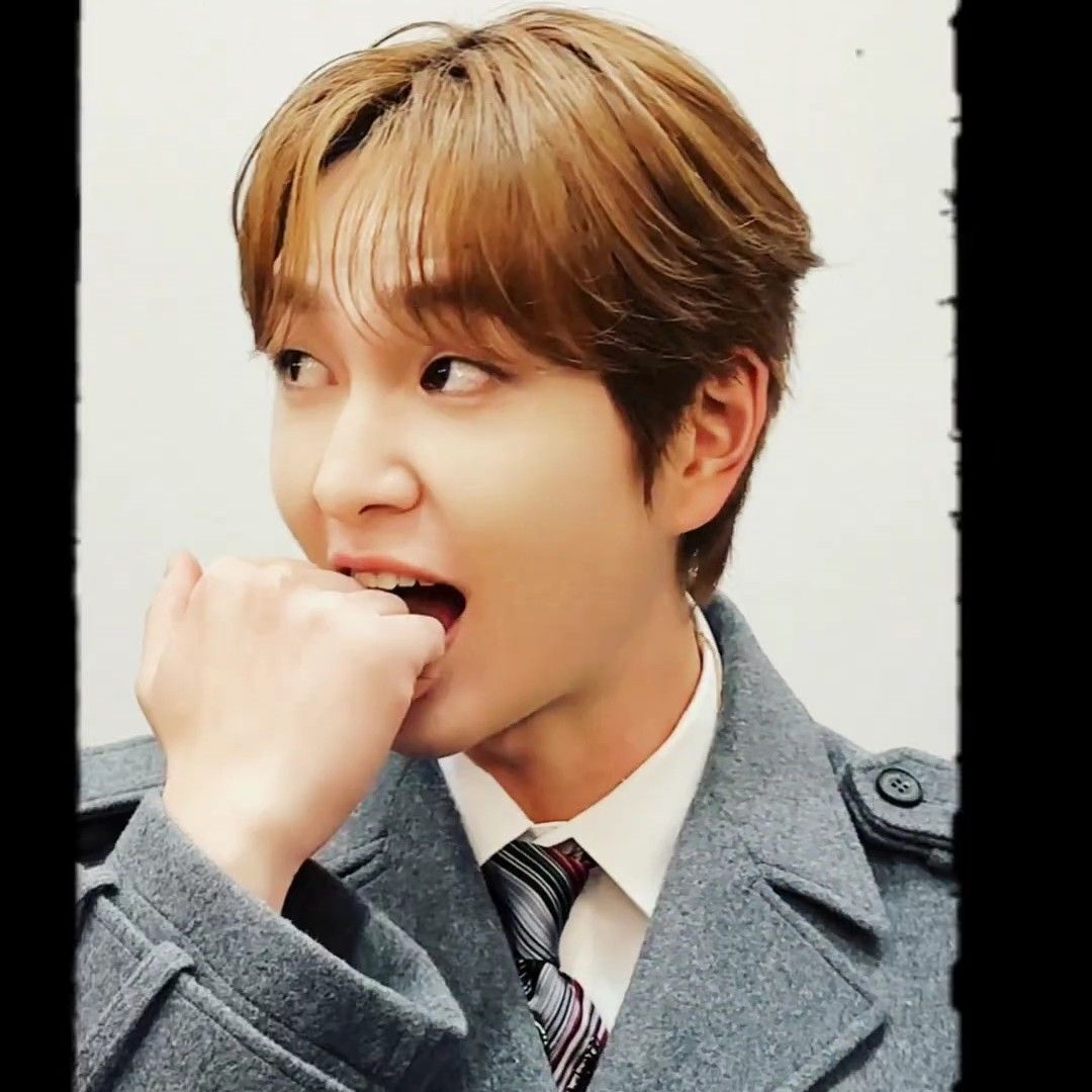 Latest photo of Onew (SHINee)