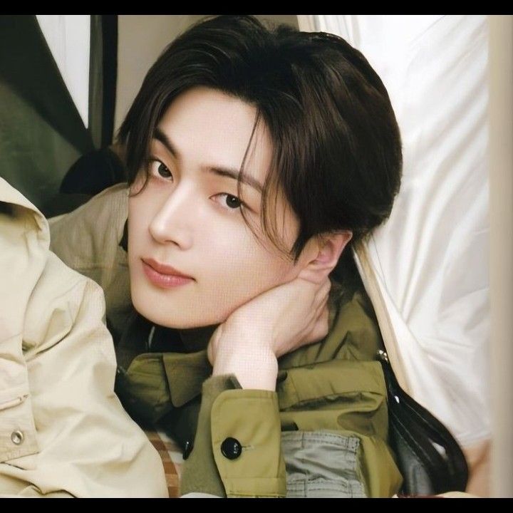 제이 (ENHYPEN)의 최신 사진