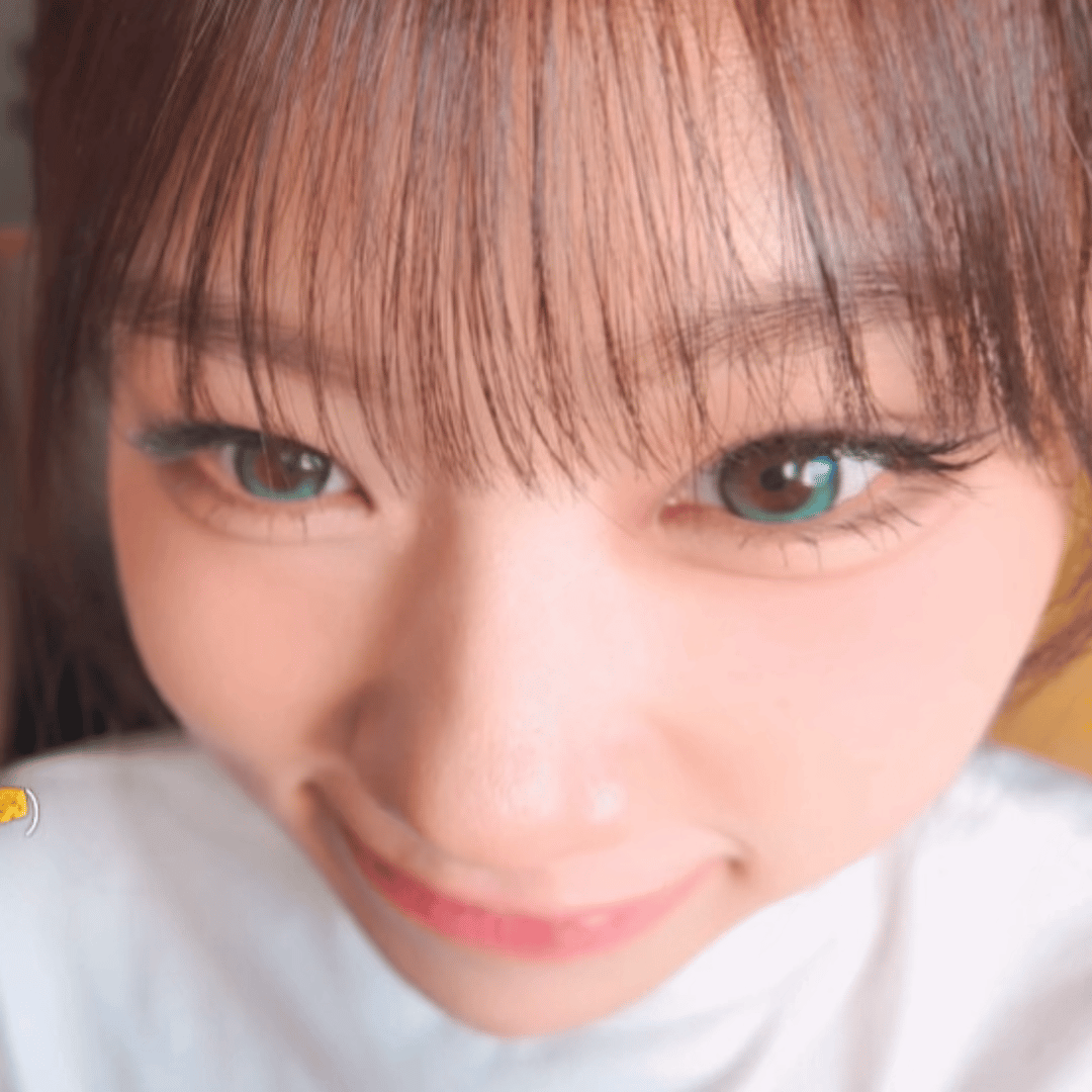 A moment captured by izna's fan