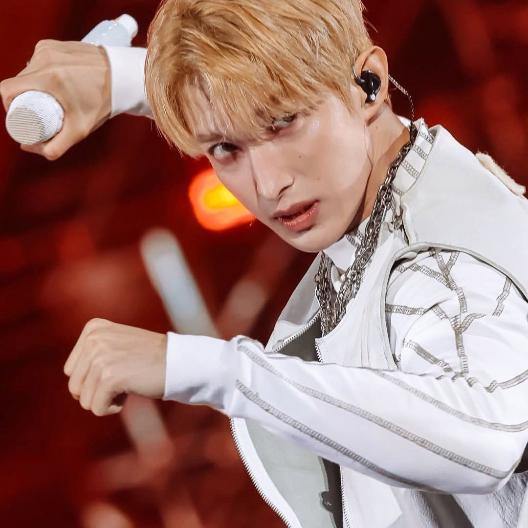 Behind-the-scenes cut of DK (SEVENTEEN)