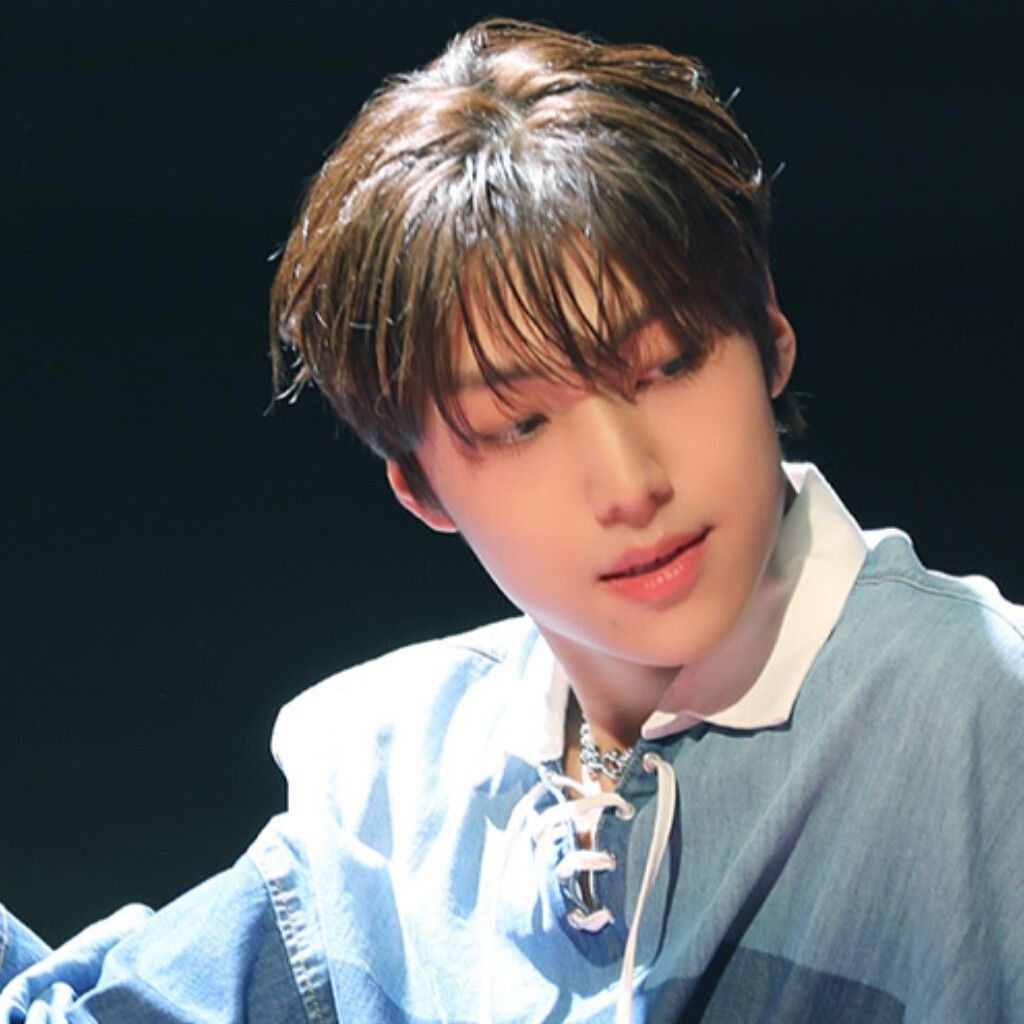 Latest photo of Lee Eunsang (YOUNITE)