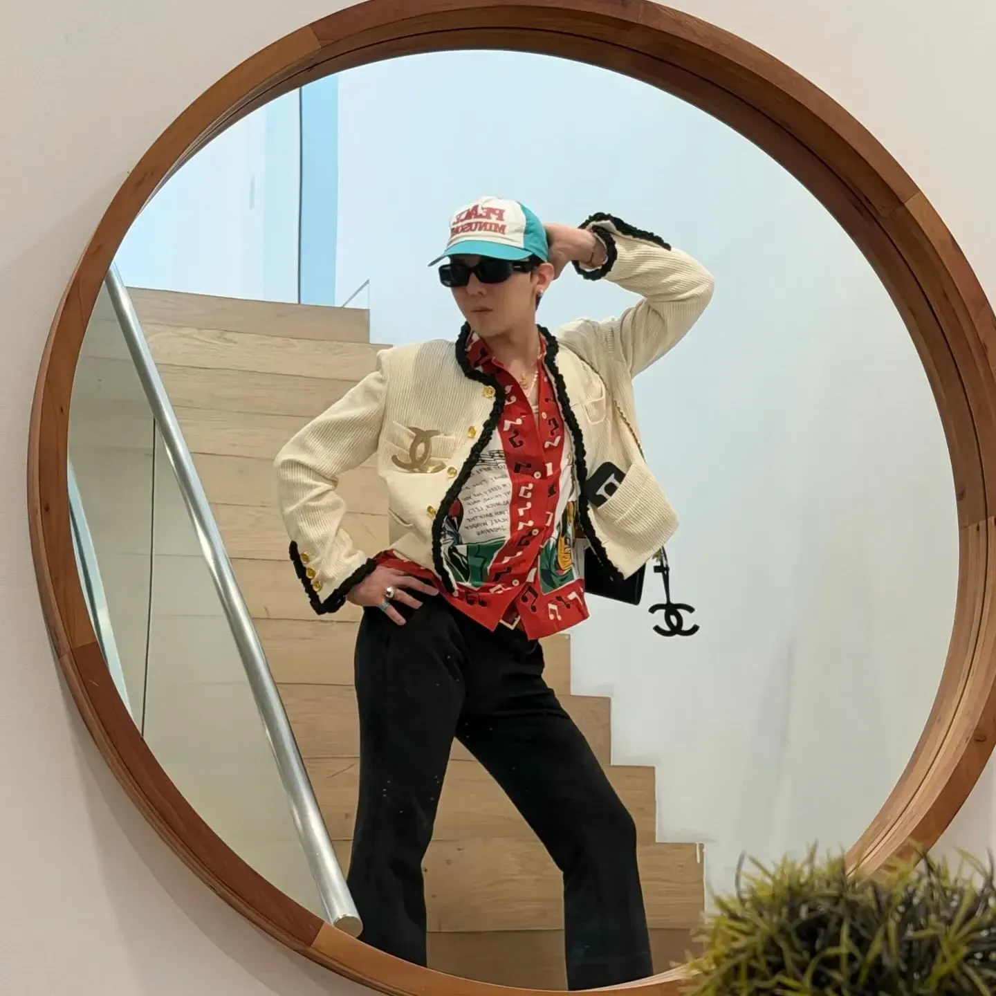 Behind-the-scenes cut of G-DRAGON (BIGBANG)