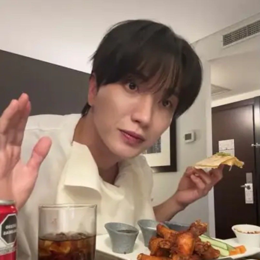 Latest photo of Leeteuk (Super Junior)