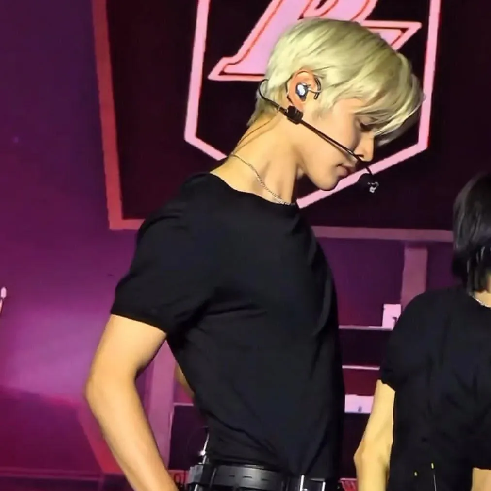 Recent activity shot of Eunseok (RIIZE)