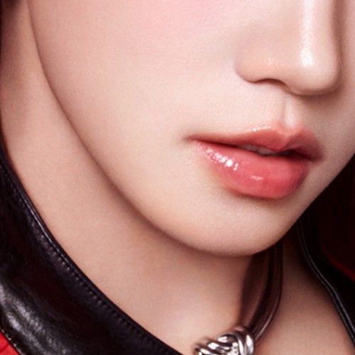 Latest photo of Yuqi (i-dle)