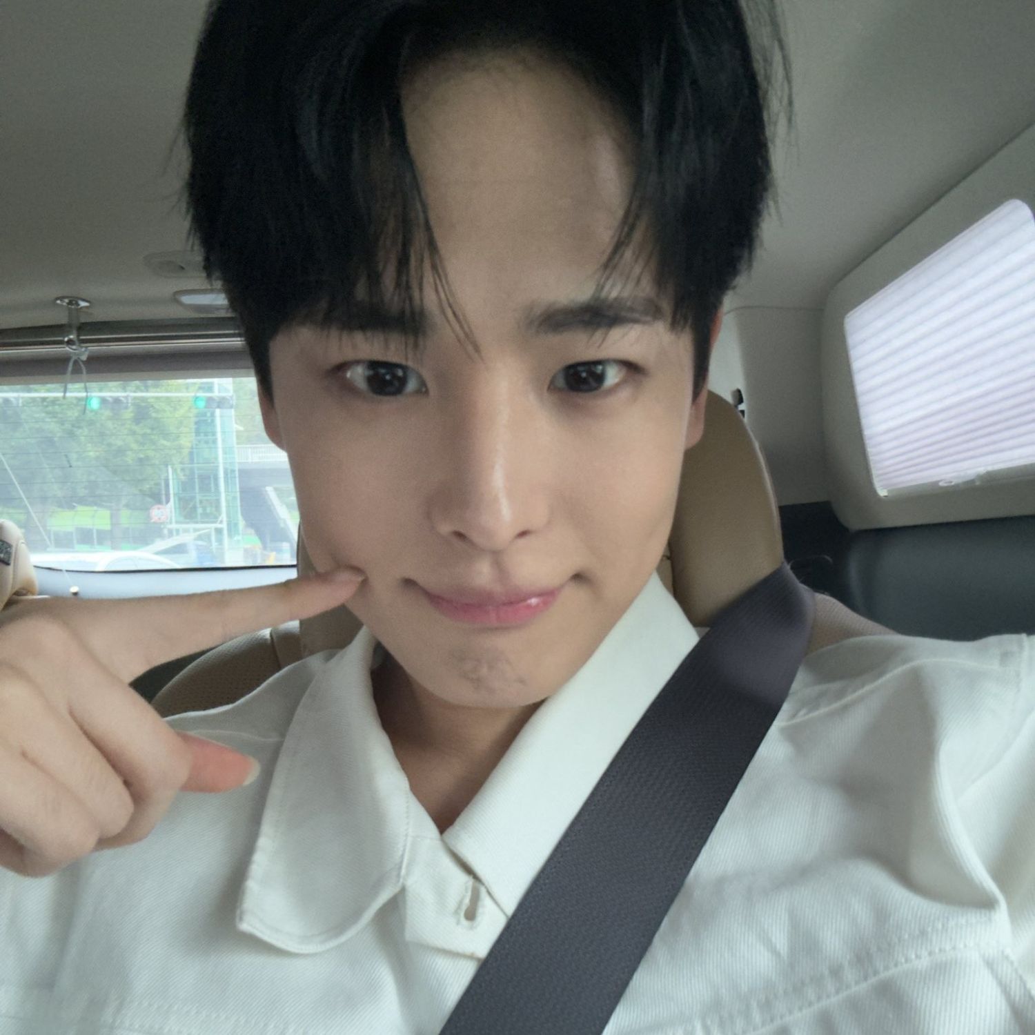 Behind-the-scenes cut of Choi Byungchan