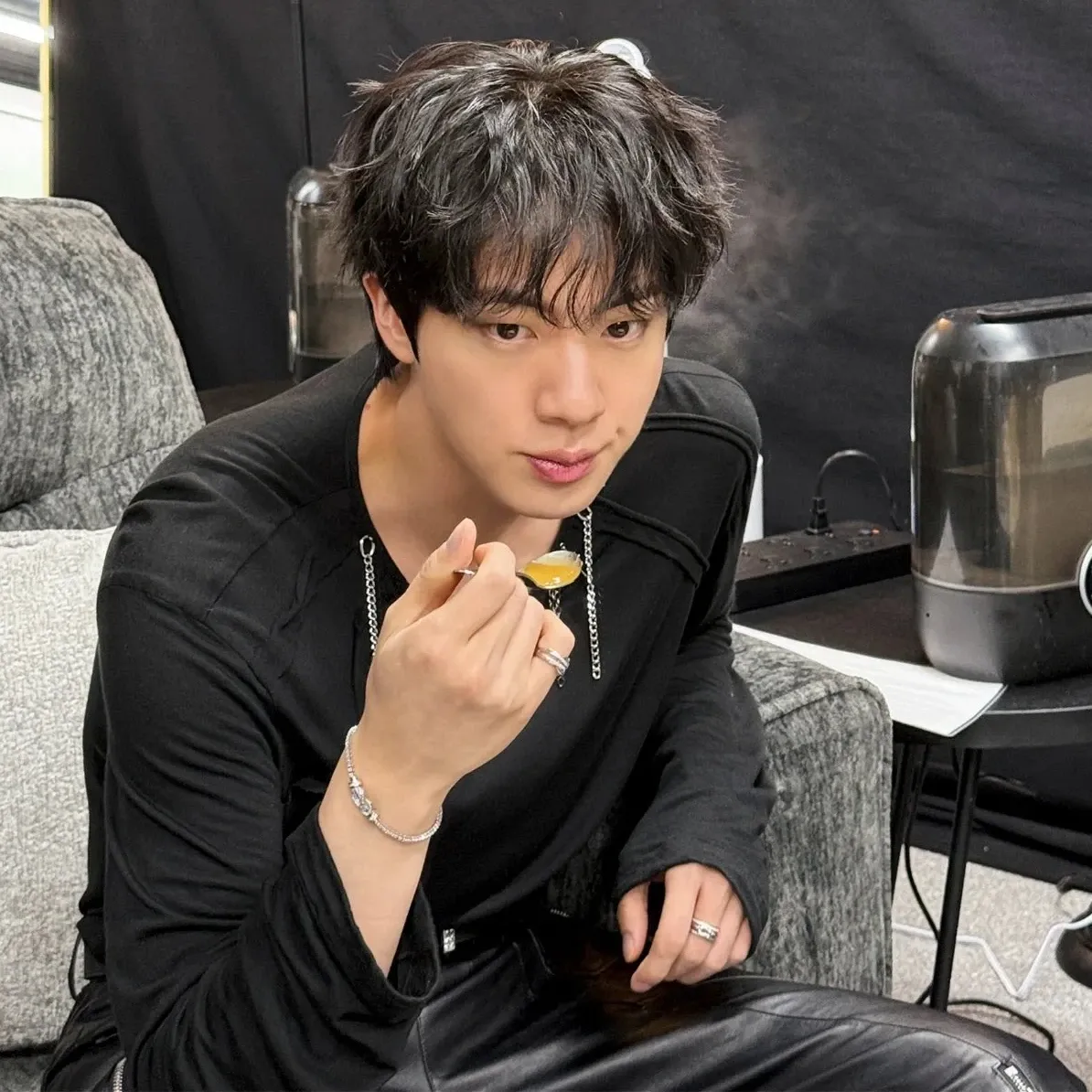 진 (방탄소년단)의 비하인드 컷