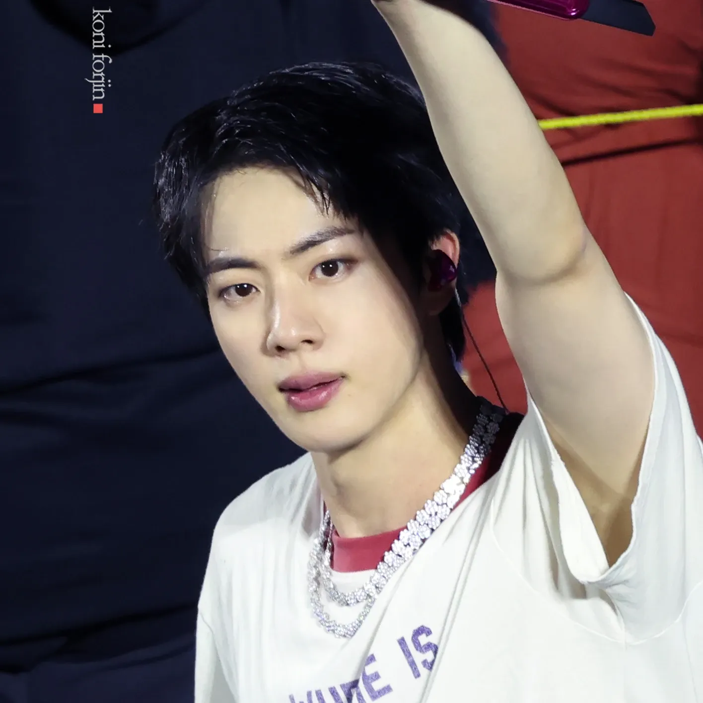 Potret di balik layar Jin (BTS)