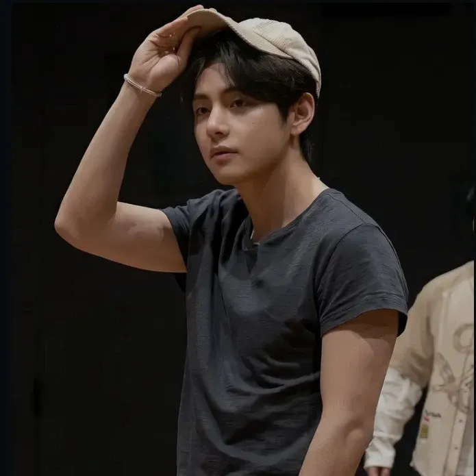 뷔 (방탄소년단) 최근 활동샷