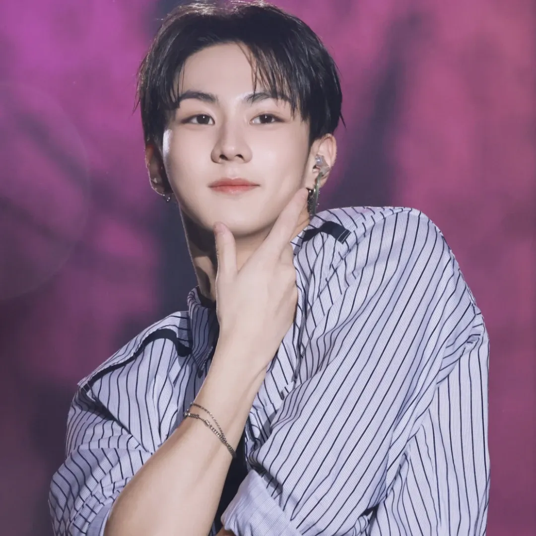 Recent activity shot of Jungwon (ENHYPEN)