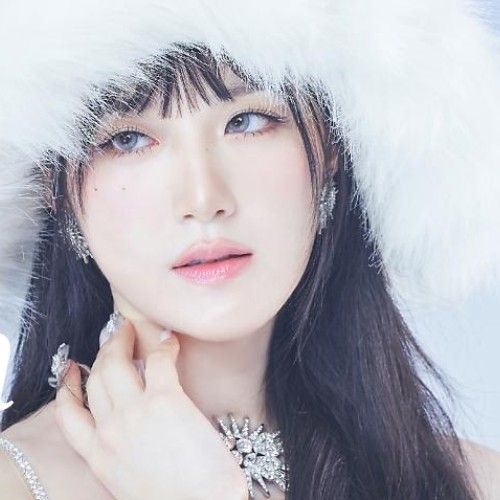 Behind-the-scenes cut of Shuhua (i-dle)