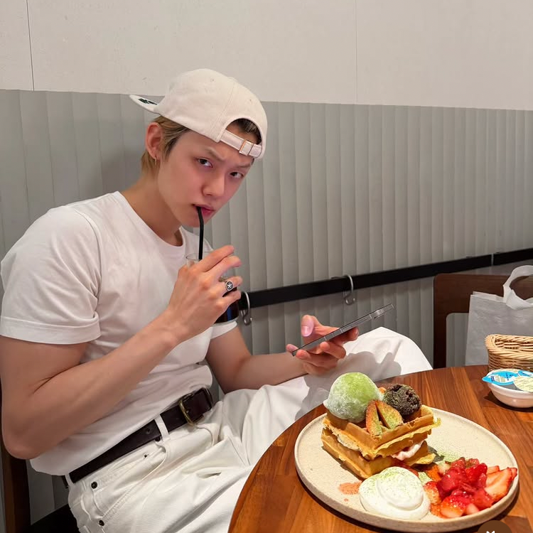 투모로우바이투게더 최근 활동샷