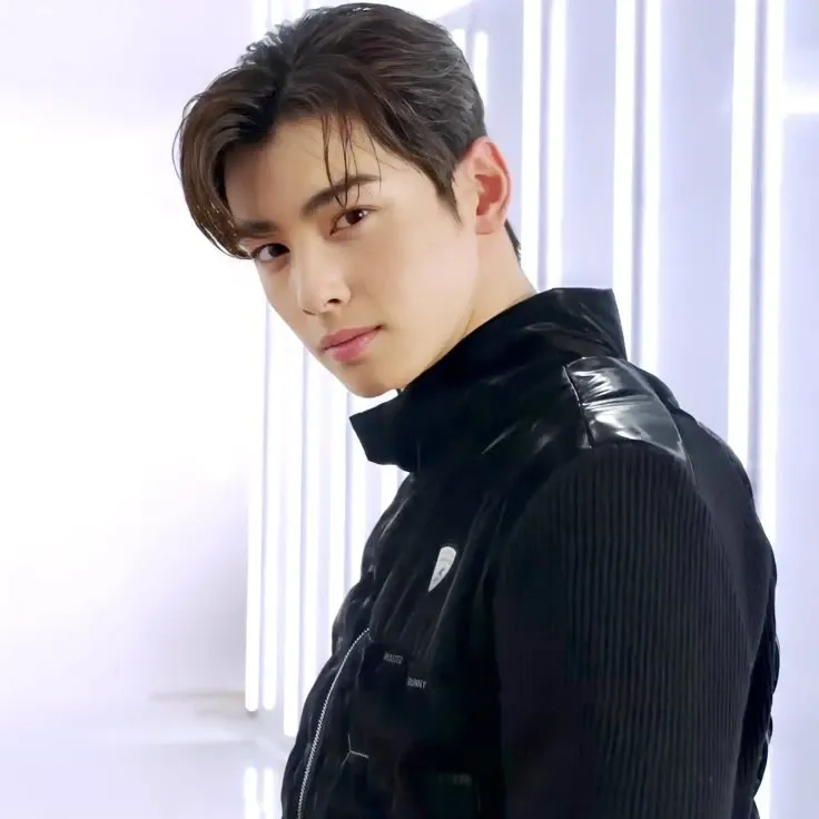 Recent activity shot of Eunwoo (ASTRO)