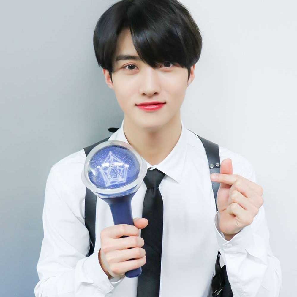 Recent activity shot of Yeoone (PENTAGON)
