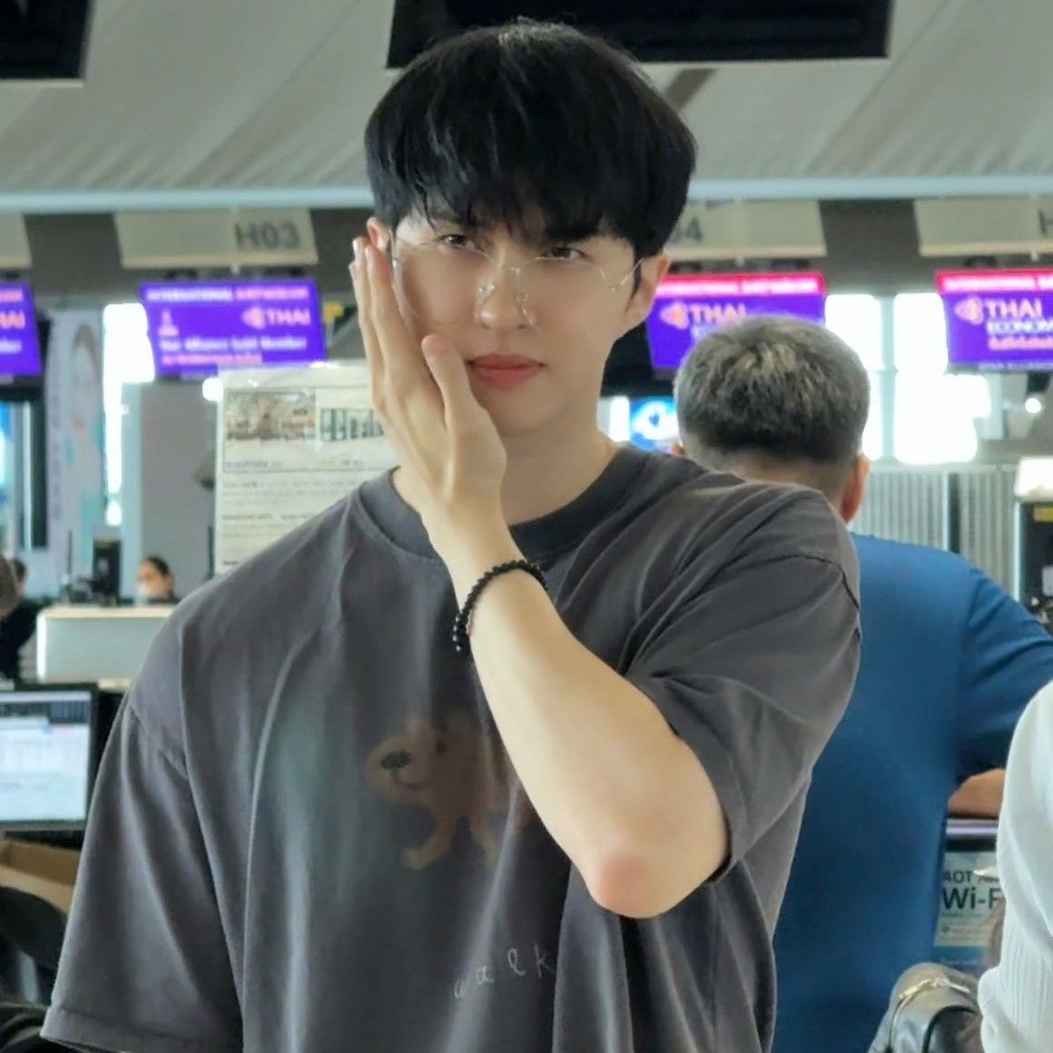 Behind-the-scenes cut of VIXX