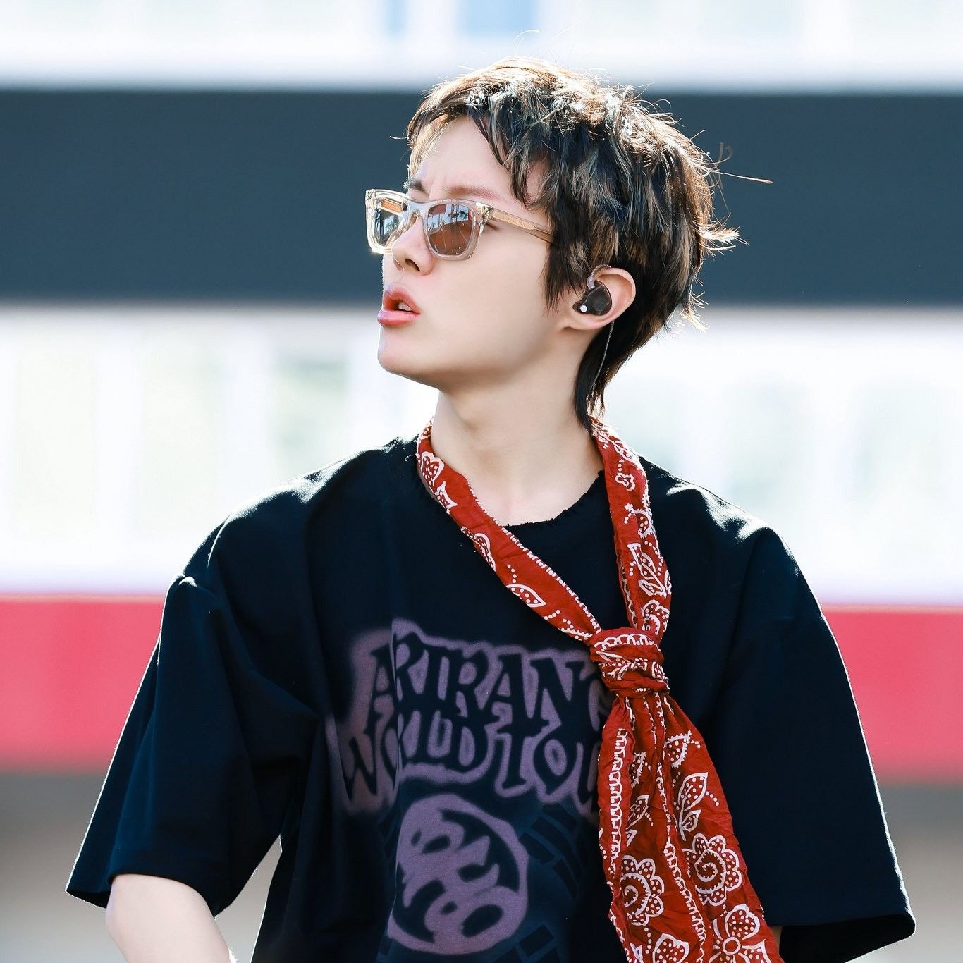 Foto terbaru j-hope (BTS)