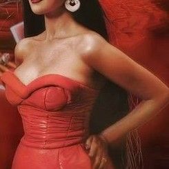 Behind-the-scenes cut of Selena Gomez