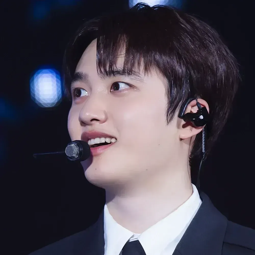 Momen yang diabadikan oleh penggemar D.O. (EXO)