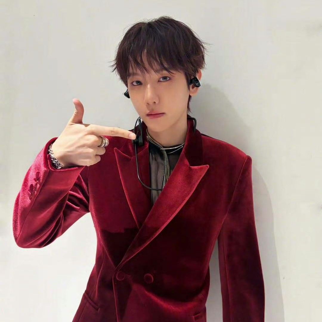 백현 (EXO) 최근 활동샷