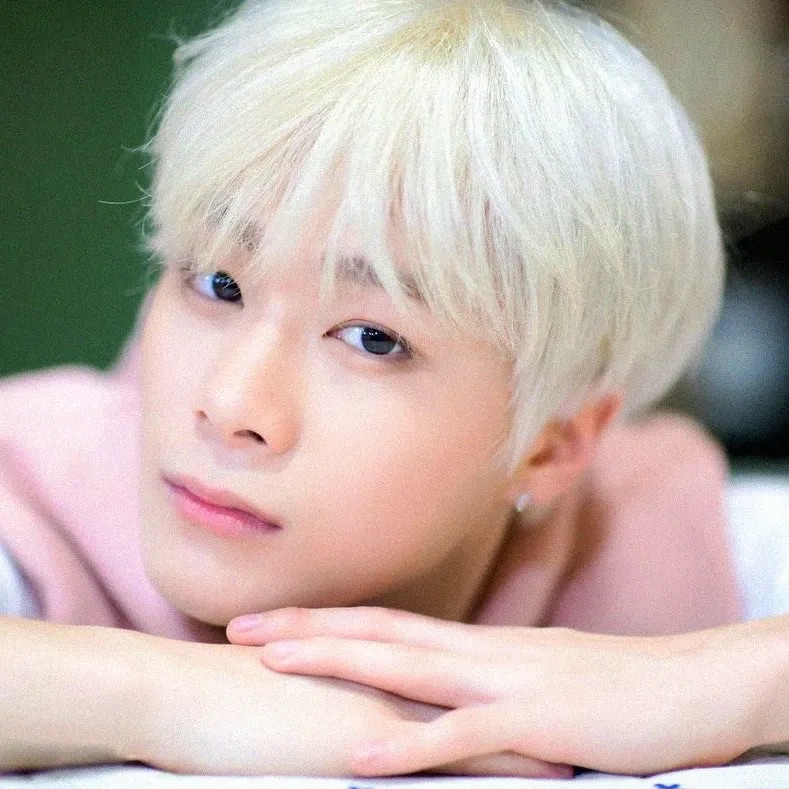 Behind-the-scenes cut of Moonbin (ASTRO)