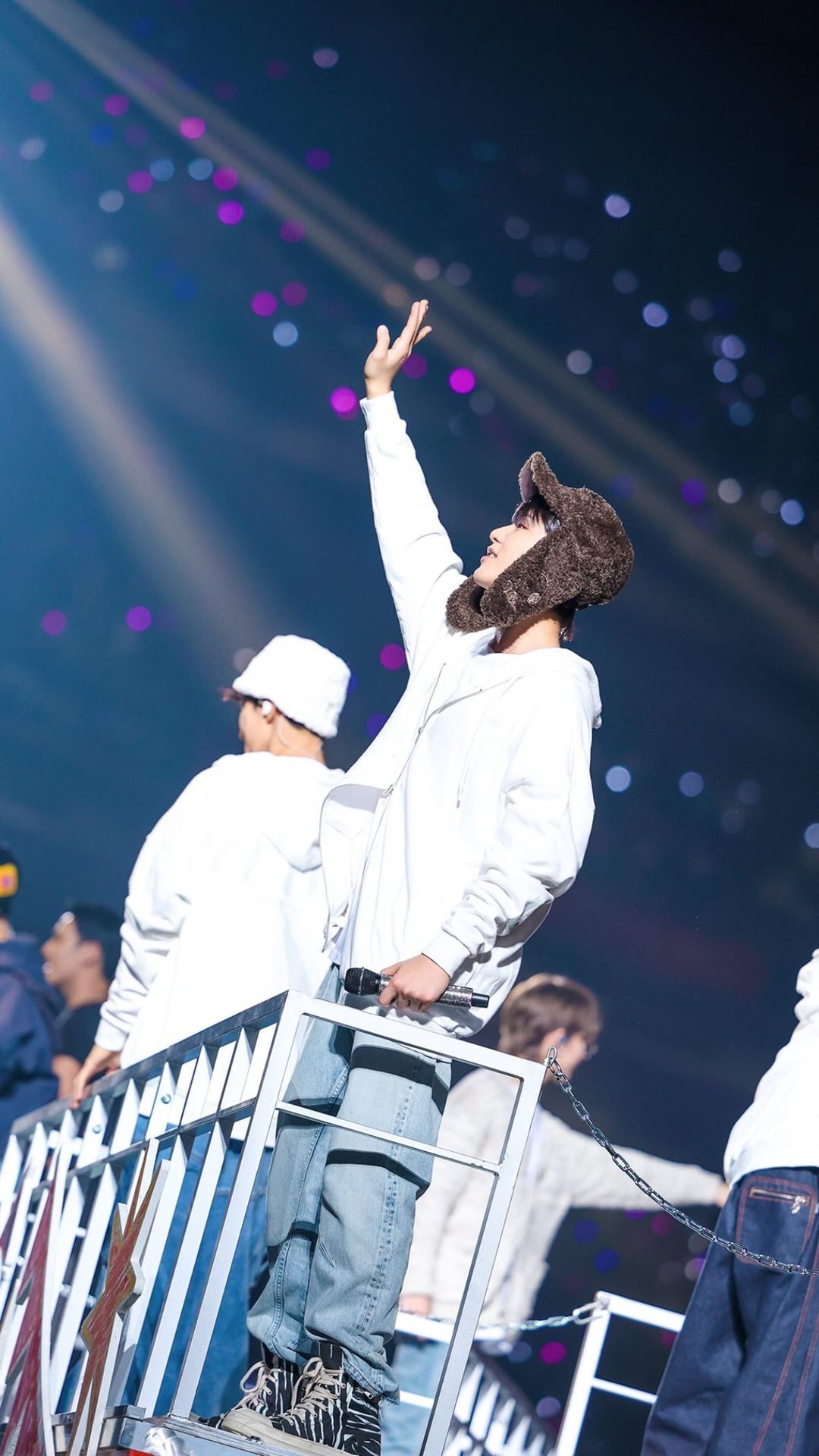 Today's most popular wallpaper in the Hoshi (SEVENTEEN) community