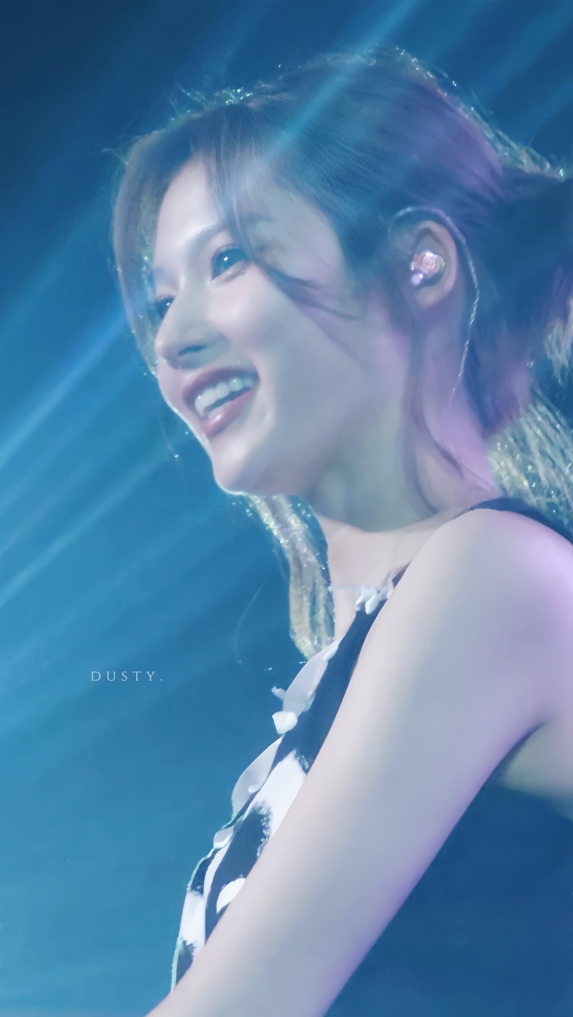 Fandom-recommended wallpaper image of サナ (TWICE)