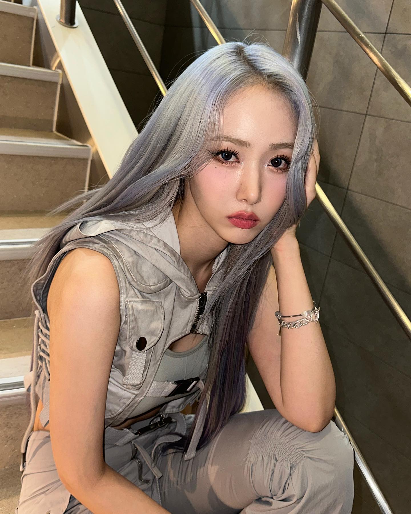 신비_VIVIZ
