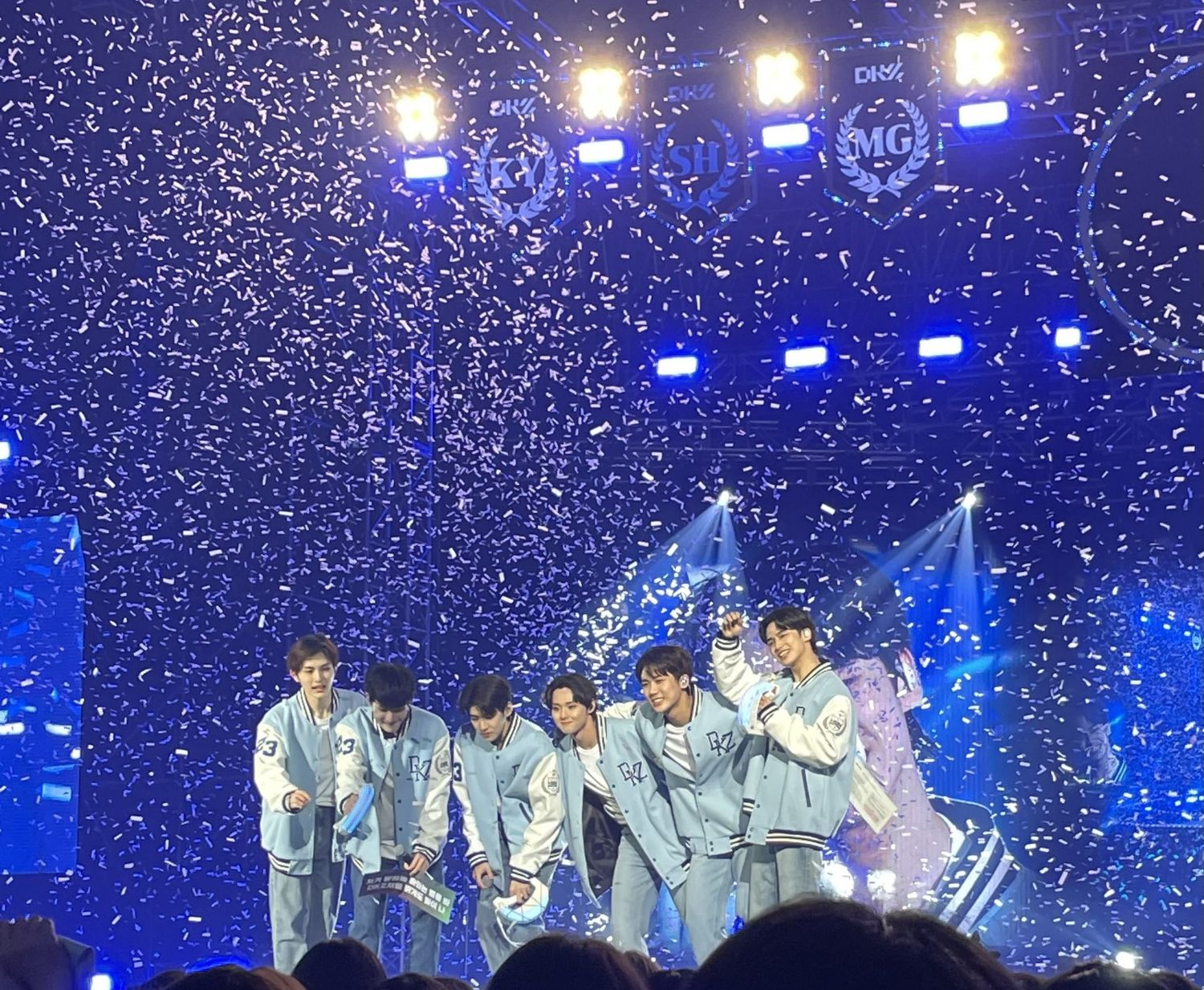 Today’s hot picks from the 자유게시판 community