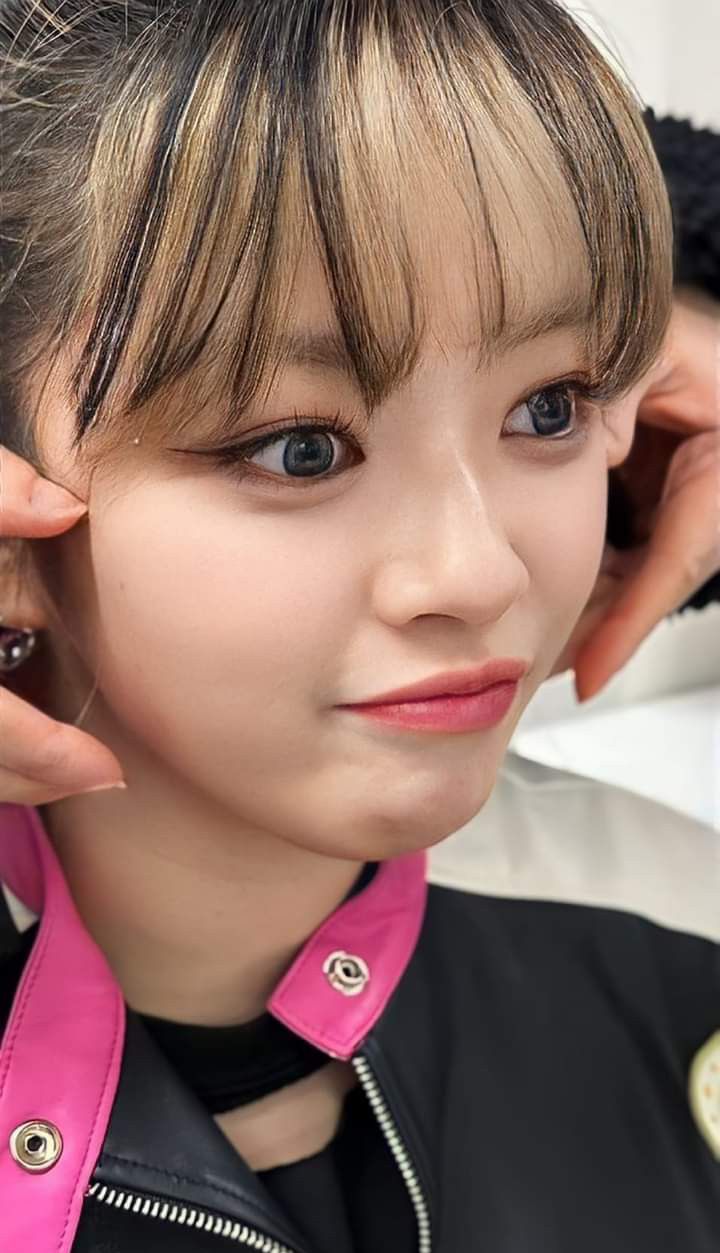 A heartfelt wallpaper shared by TWICE's fans