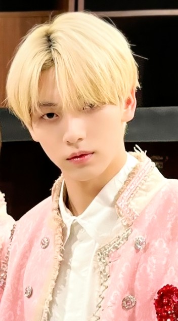 Today's most popular wallpaper in the Soobin (TOMORROW X TOGETHER) community