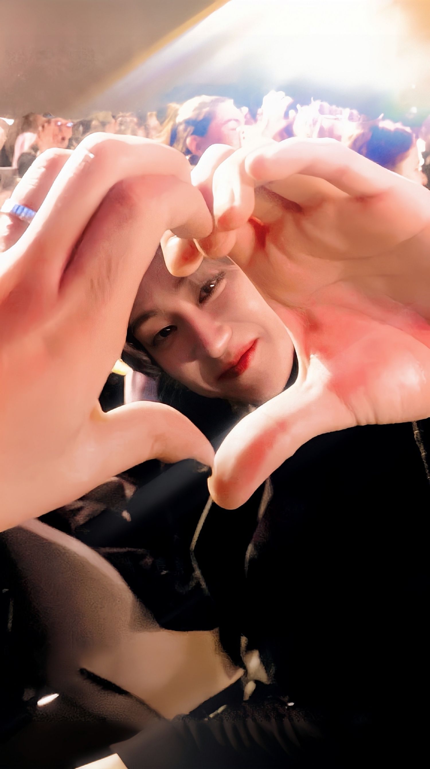 A heartfelt wallpaper shared by The 8 (SEVENTEEN)'s fans