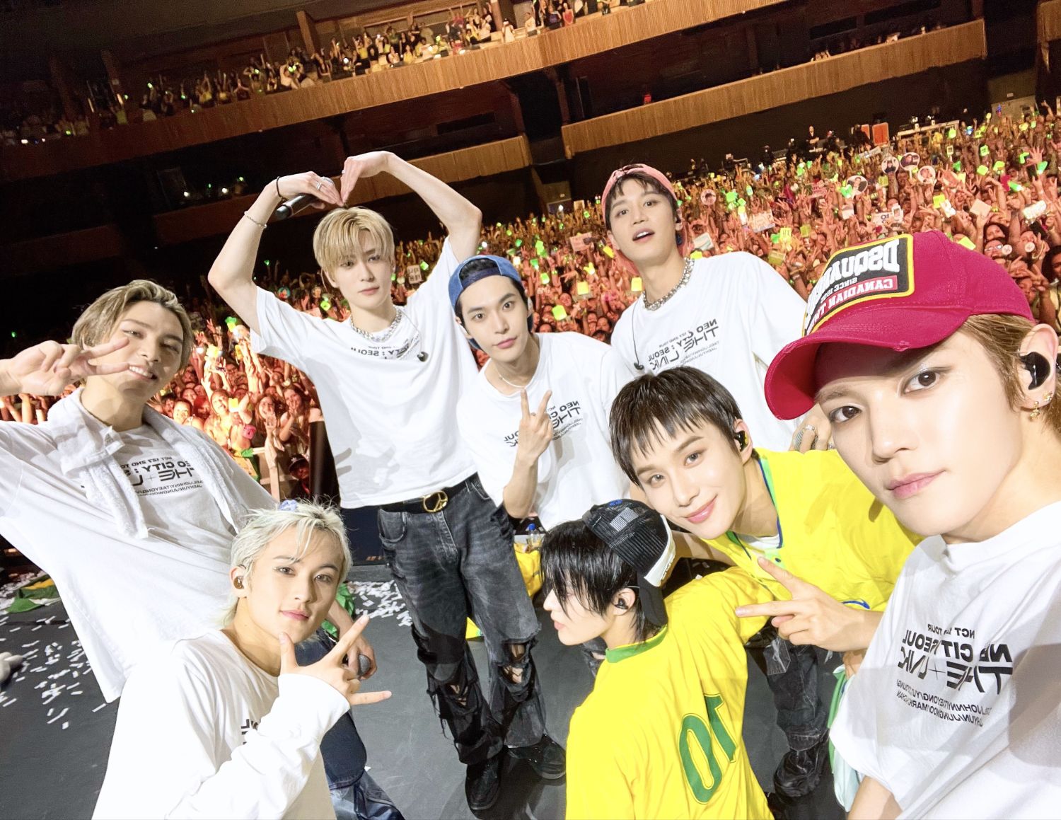 Hot post catching attention from 자유게시판's fandom