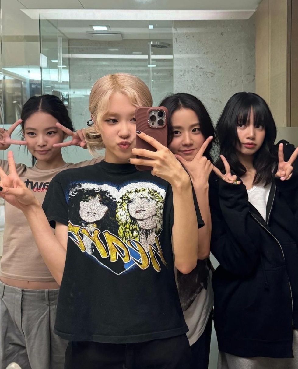 Behind-the-scenes cut of BLACKPINK