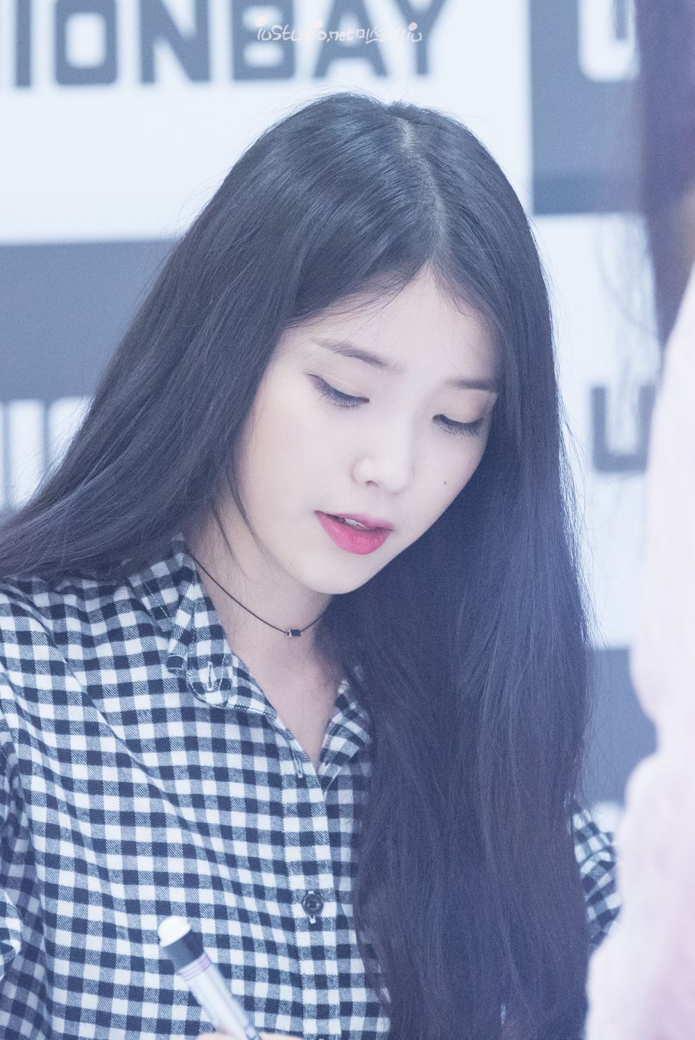 Foto aktivitas terbaru IU