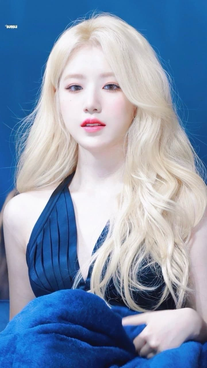 Fan-made special wallpaper for Shuhua (i-dle)