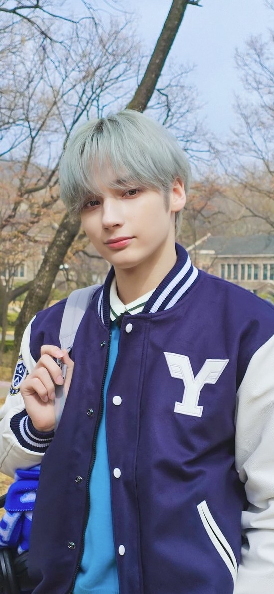 Fandom-recommended wallpaper image of HueningKai (TOMORROW X TOGETHER)